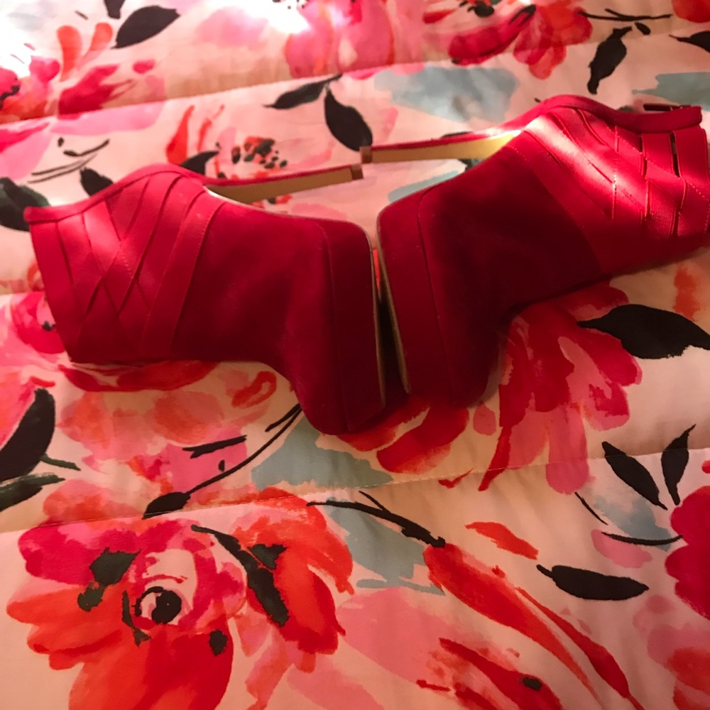 Shoes - Picture 4 of 4